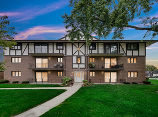 11042 S Theresa Cir APT 3A, Palos Hills, IL 60465