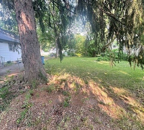 2nd image of 5033 Rosslyn Ave