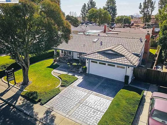 2nd image of 33787 Sinsbury Way
