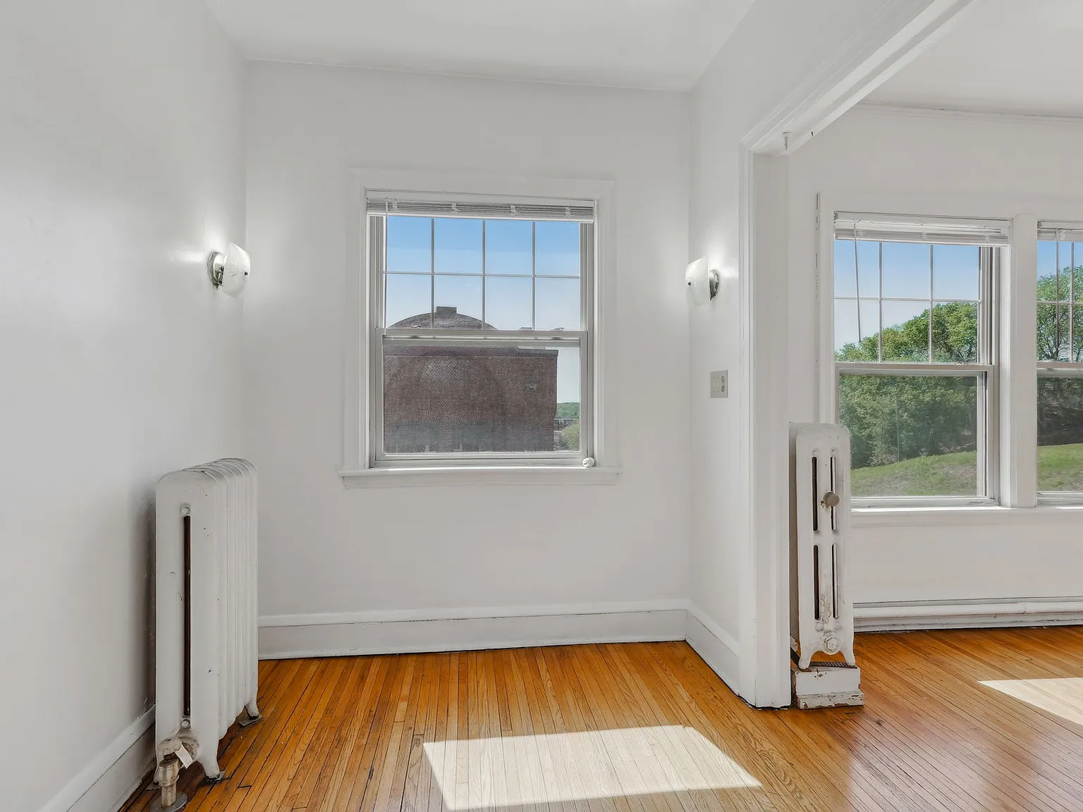 Summit Hill Apartments — Photo 4