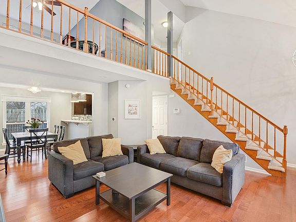 3rd image of 3906 Newport Way