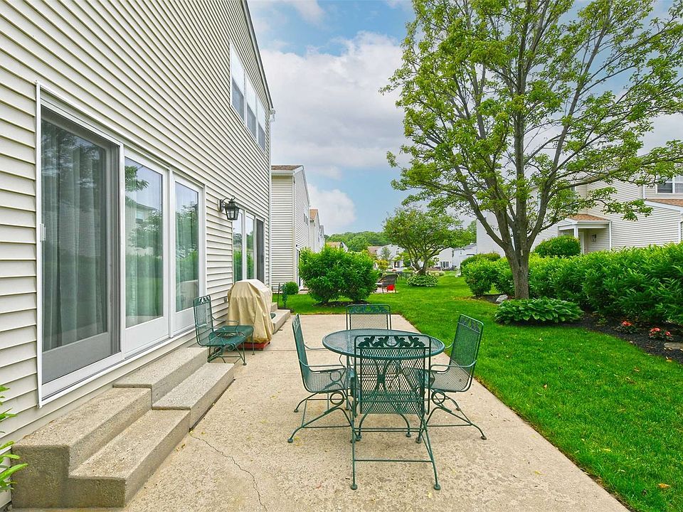 59 Colony Dr Holbrook, NY, 11741 Apartments for Rent Zillow