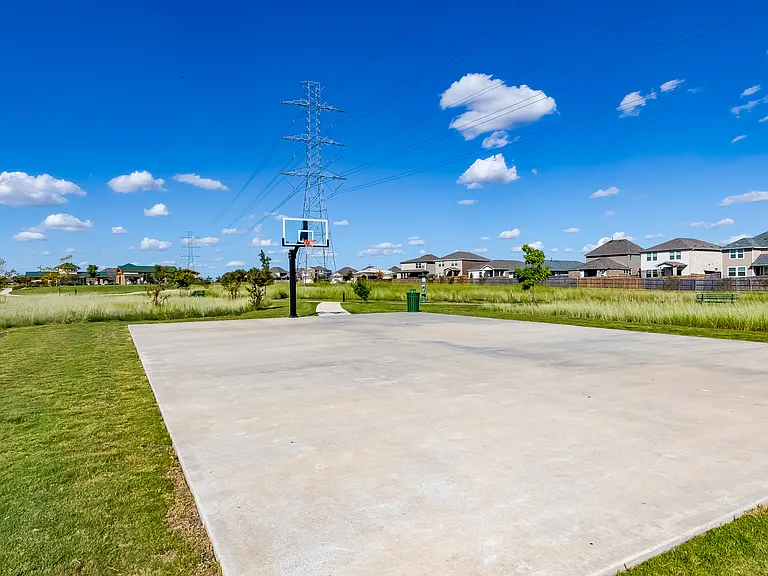 6601 Avila Way — Photo 34