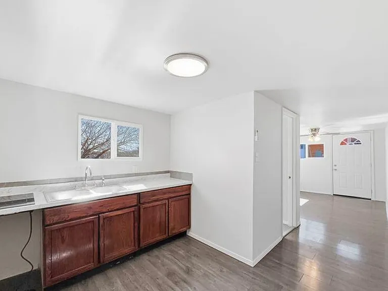 816 N Estrella St — Photo 6