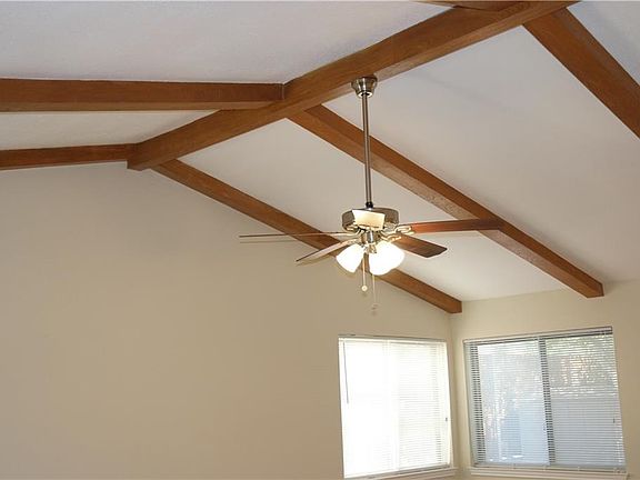 5th image of 4618 Oakwood Dr
