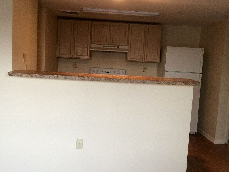 2nd image of 1135 N Broadway Ste 812