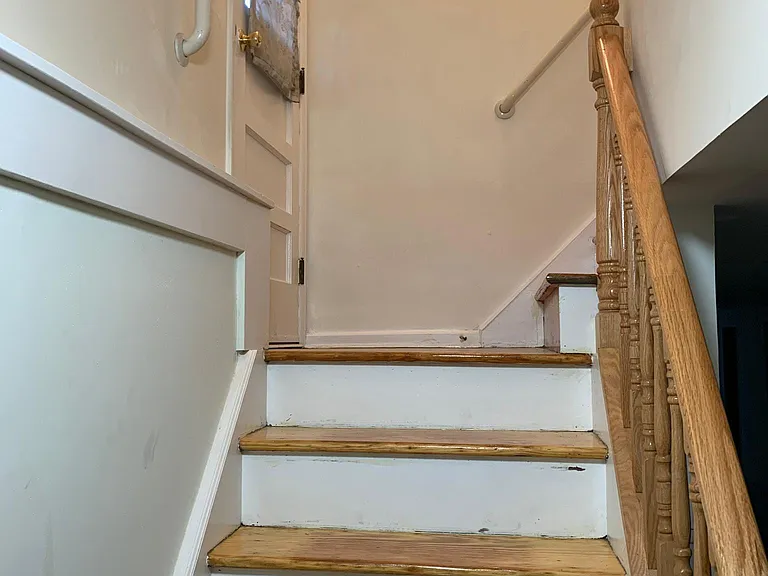 934 Oakland Ct — Photo 16