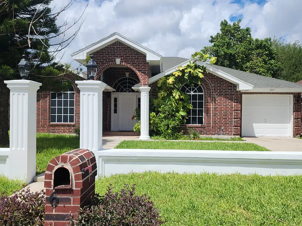 649 Saint Thomas Dr