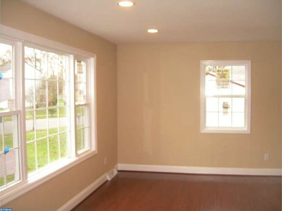 4th image of 205 Stature Dr