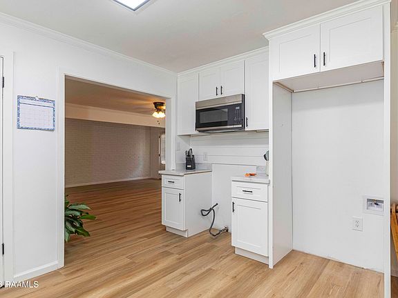 4th image of 104 William Dr