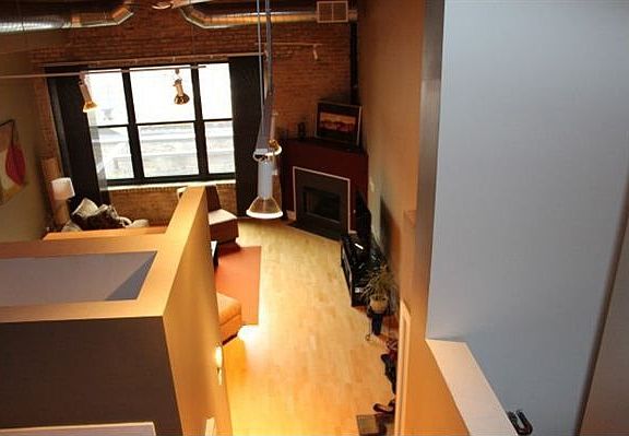 4th image of 2303 S Michigan Ave #24