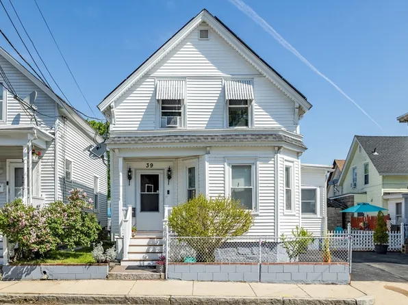 39 D St, Lowell, MA 01851