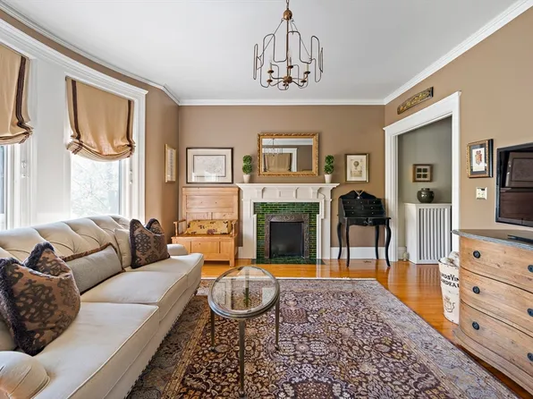 169 Washington St APT 14, Newton, MA 02458