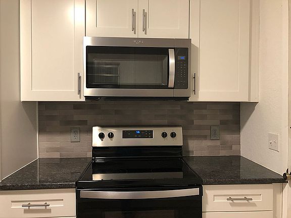 3rd image of 884 El Camino Dr