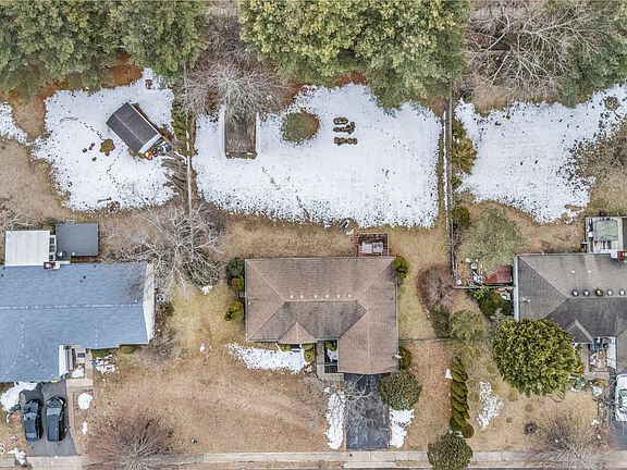 4th image of 1131 Carolina Street