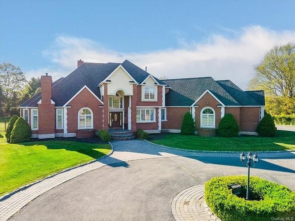 3 Bristol Dr