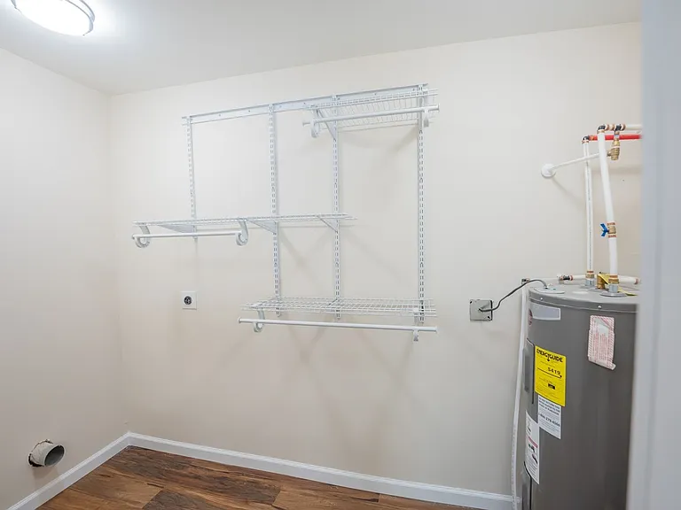 1090 Indale Pl SW — Photo 9