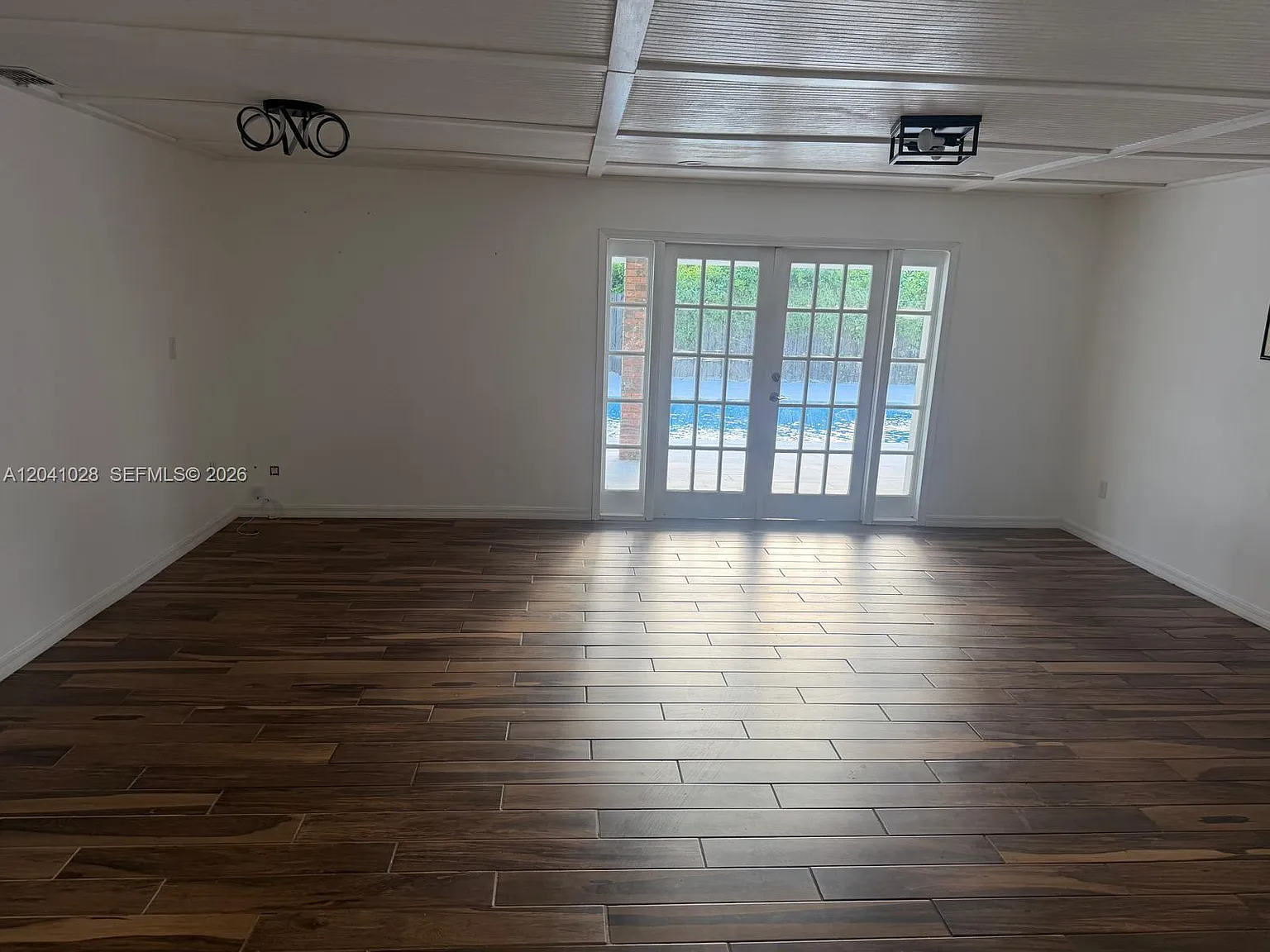 Melody Manor — Photo 4