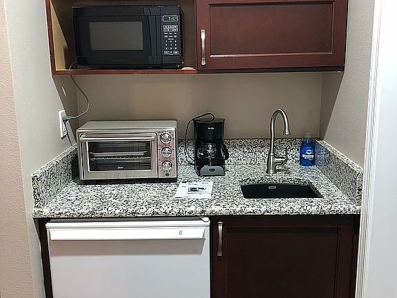 Studio kitchenette