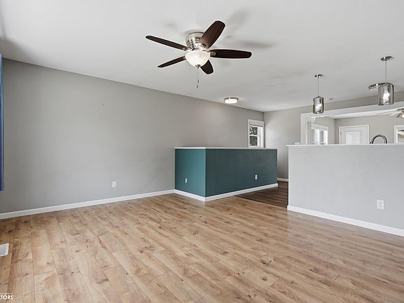 3rd image of 1516 Parkway Dr