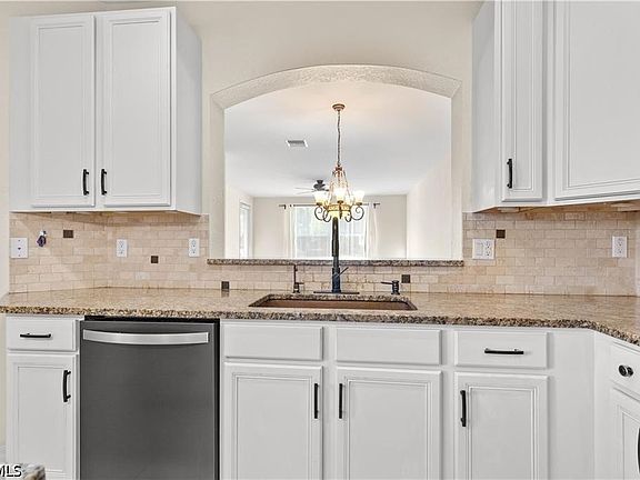 4th image of 2448 Laurentina Ln