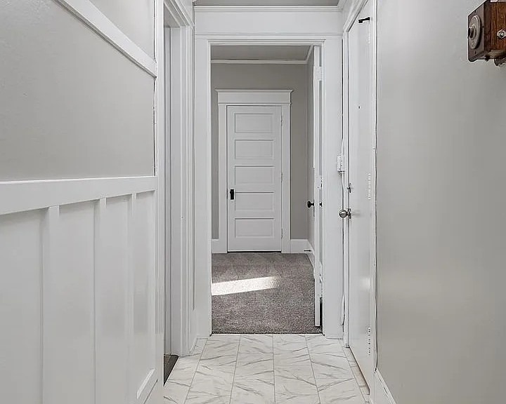 Elegant Renovation! HUGE 1 Bed 1 Bath Available Now! — Photo 8