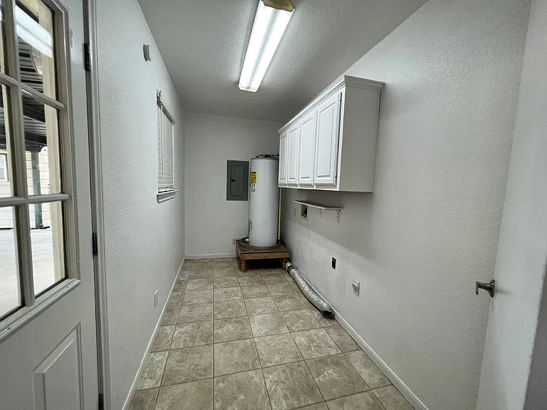 407 N Bordon St — Photo 13