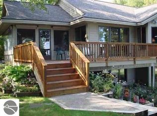 14142 Bluff Rd, Traverse City, MI 49686