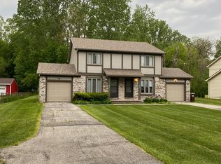 6515 Secor Rd, Lambertville, MI 48144