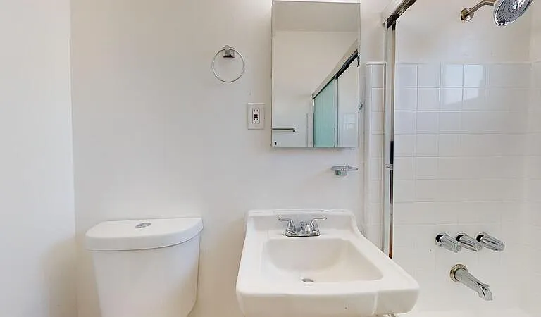 1311 Venice Blvd #15 — Photo 7