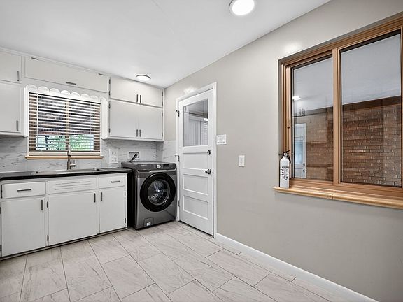 3rd image of 11111 E Montview Blvd