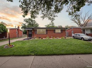 25733 Chernick St, Taylor, MI 48180