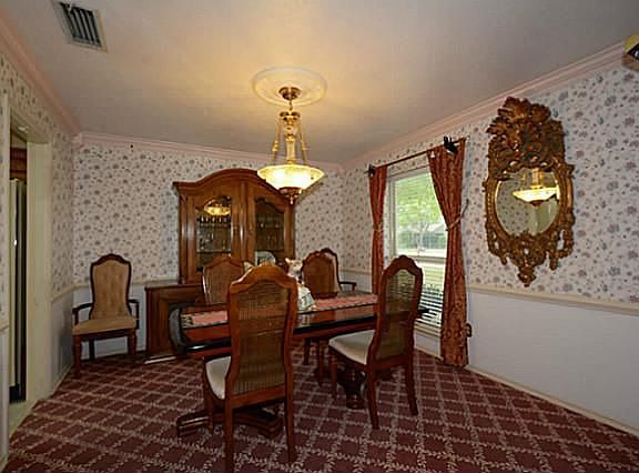 5th image of 1806 Villanova Dr