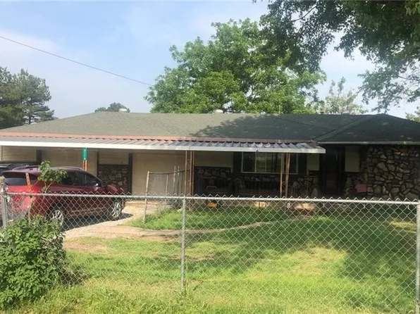 3118 Old Wire Rd, Springdale, AR 72764