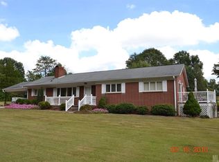 1005 Valley Dr, Newton, NC 28658