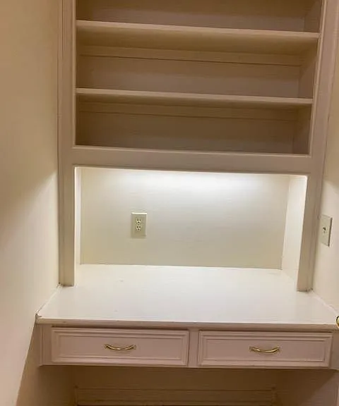 Built in study/computer area in laundry room
