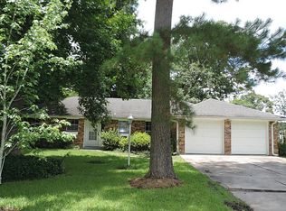 108 Lakeshore Dr, Conroe, TX 77304