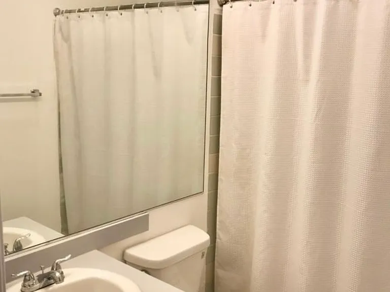 1431 S Shenandoah St #9 — Photo 8