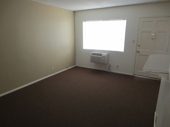 3rd image of 6318 Comstock Ave APT 3