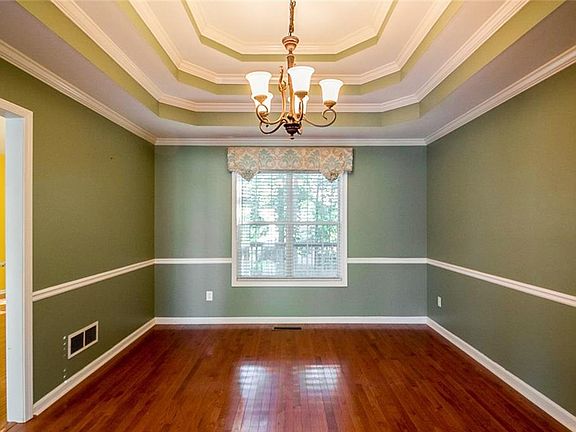 3rd image of 2056 Spicers Ln