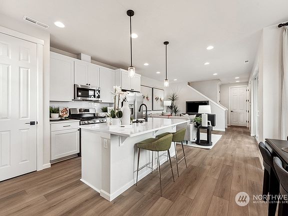 4th image of 15321 207th Avenue E #183
