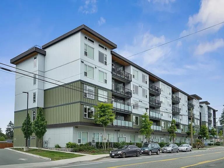 1085 Goldstream Ave — Photo 44