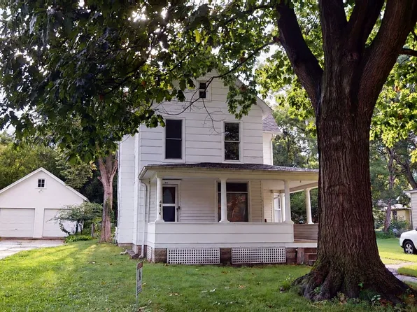 814 Burnett Ave, Ames, IA 50010