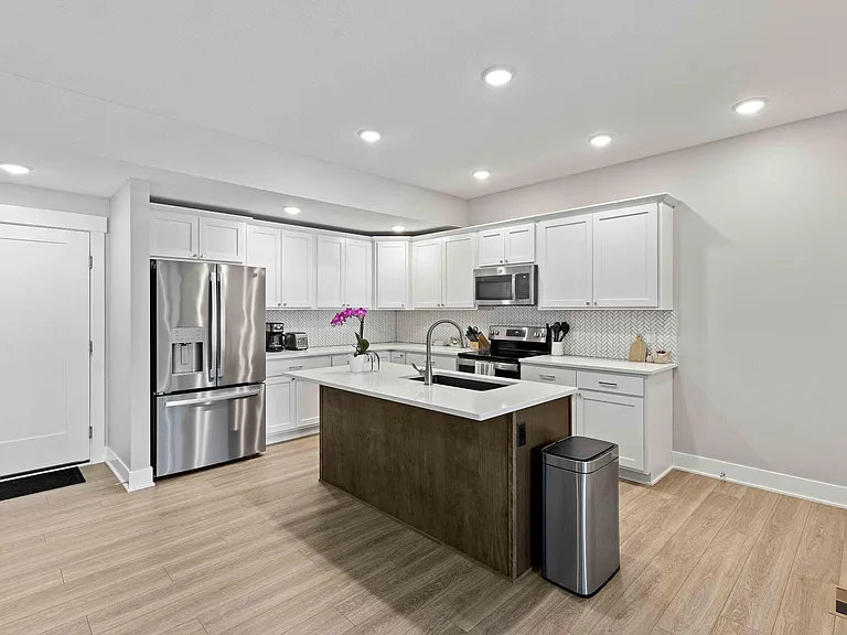 16637 Wilden Dr — Photo 13