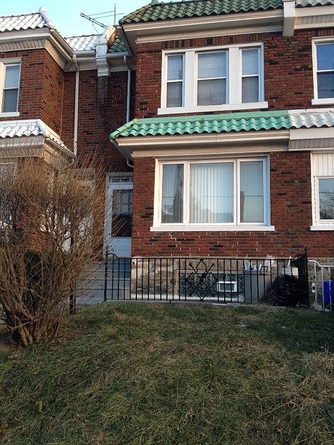 1st image of 2130 E Washington Ln