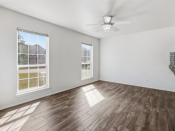 5th image of 2631 W 68th St