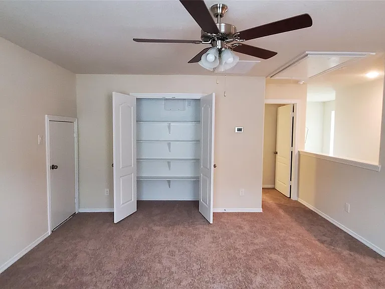 2530 Remembrance Cir — Photo 17