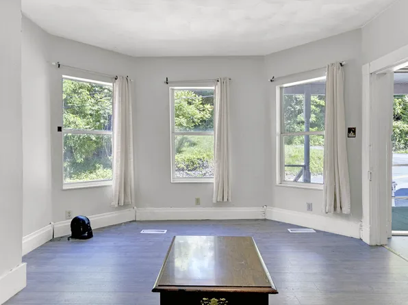 352 Stewart St, Morgantown, WV 26505