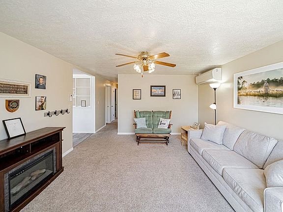 5th image of 4575 Sawtooth St