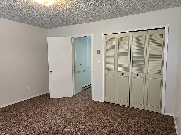 32 Royal Crest Dr #C — Photo 11